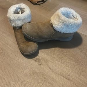 UGGs